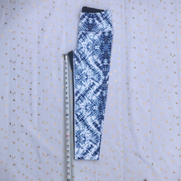 Victoria’s Secret Knockout Capri Leggings S - Picture 7 of 9